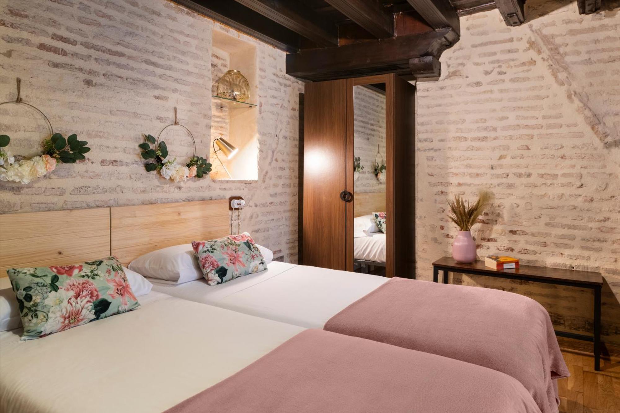 Unika Homes Hombre De Piedra Siviglia